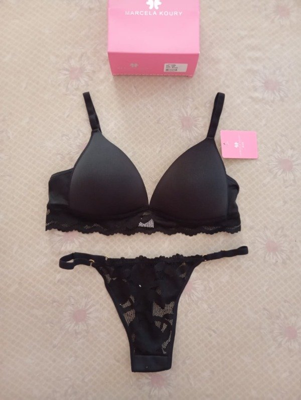Marcela Koury - Art 5764 - T 95 - Negro