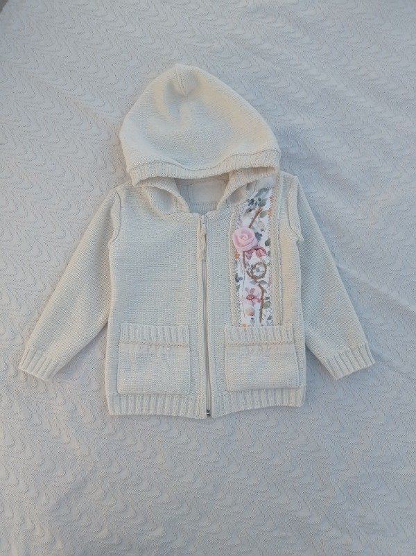 Producto - CAMPERA DE NIÑA CRUDA CON CAPUCHA