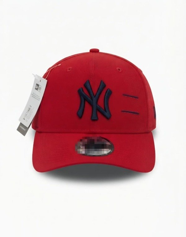 Producto - Ny curva con rotura color rojo logo azul regulable