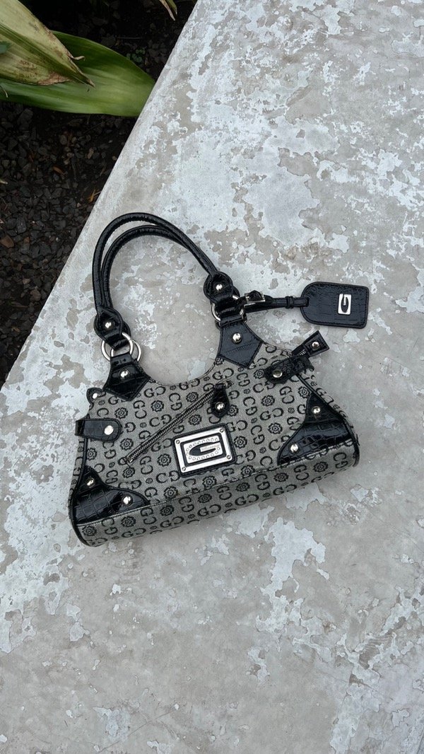 Bag y2k Gussaci simil Guess negra — imagen 4