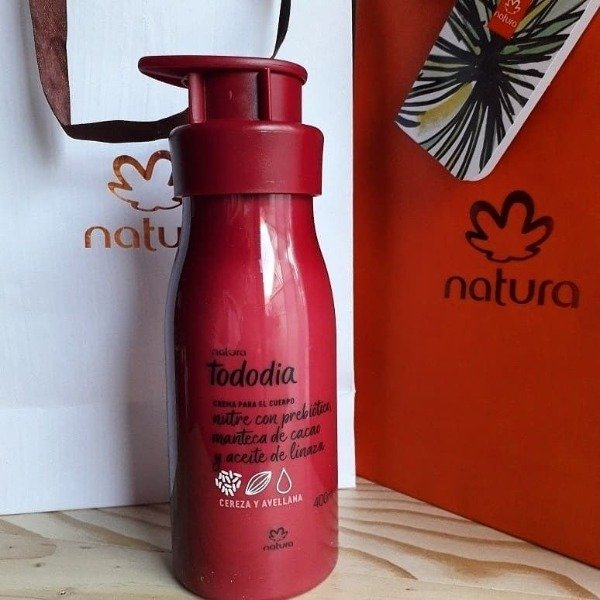 Producto - Crema nutritiva cereza y avellana 400ml.