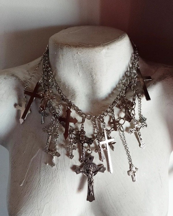 Producto - Collar Graveyard