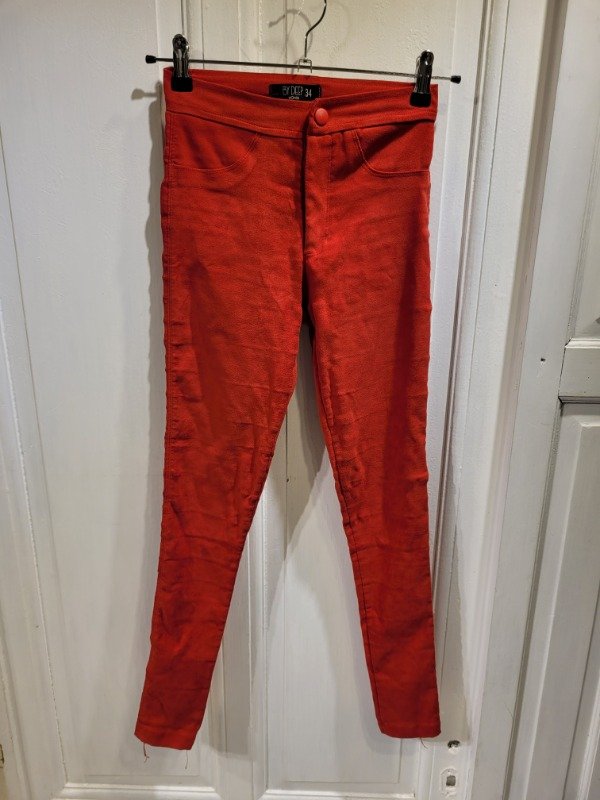 Producto - Pantalón BY DEEP gamuzado colorado Talle - PRECIO: 16X
