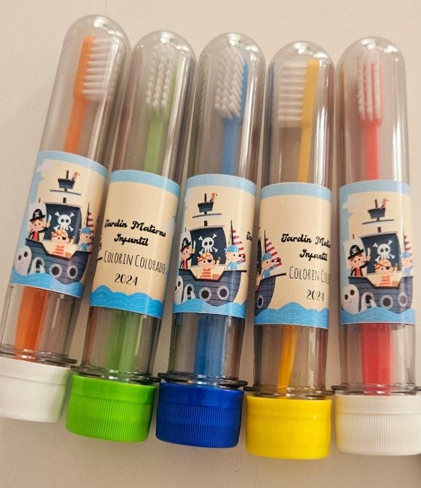 Producto - Cepillo de dientes en tubo - 11