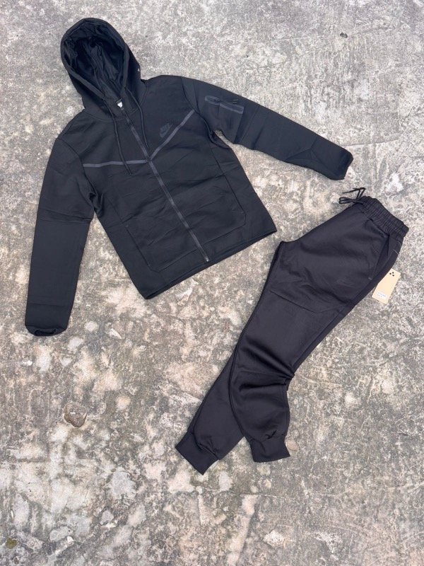 Producto - Conjunto NK Tech Acetato Negro