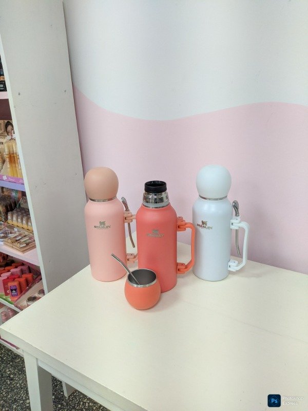 Producto - Termo simil stanley 1300ml con tapa mate y bombilla