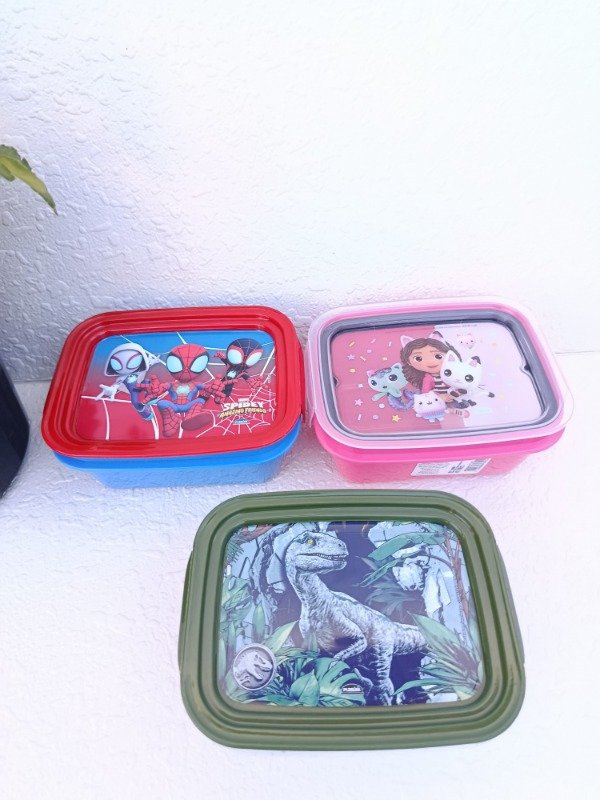 Producto - Marmita con división  Gabby , Dinos o Spider 630ml