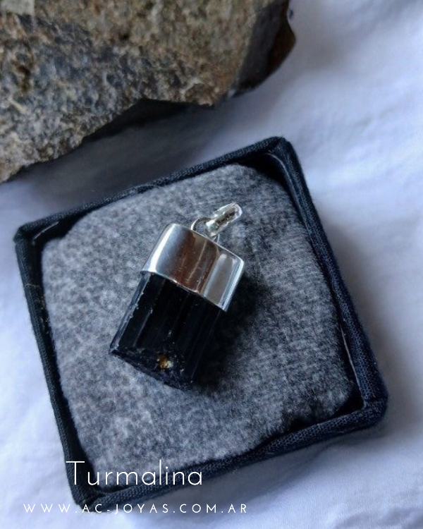 Producto - Dije turmalina negra 3
