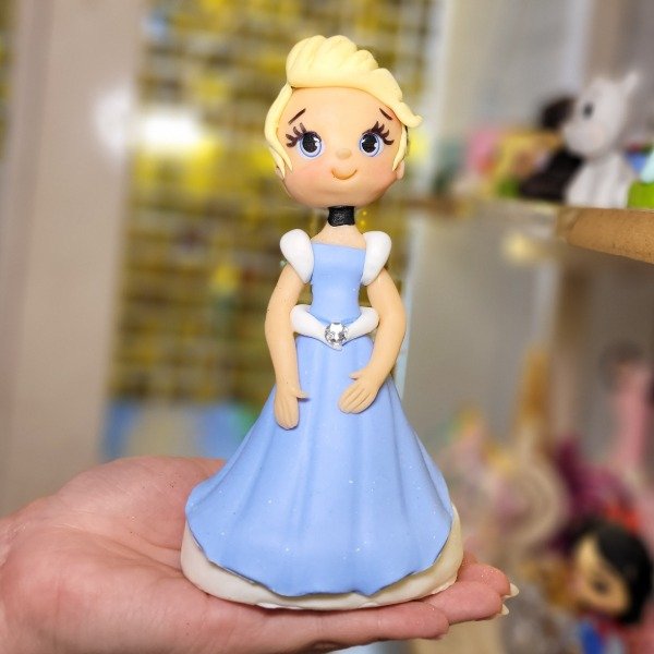 Producto - Decoración para torta en porcelana CENICIENTA