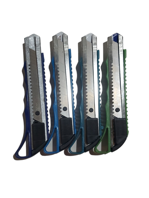 Producto - Cutter con traba metalico