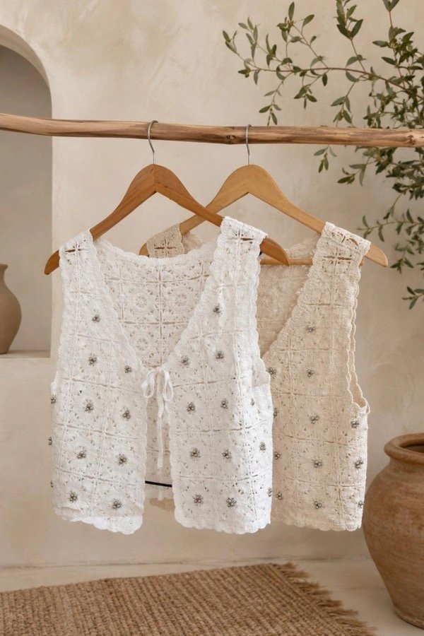 Producto - Chaleco Bernarda crochet con perlas - 1