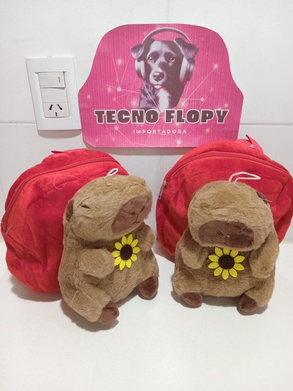Producto - Mochila capibara 23cm