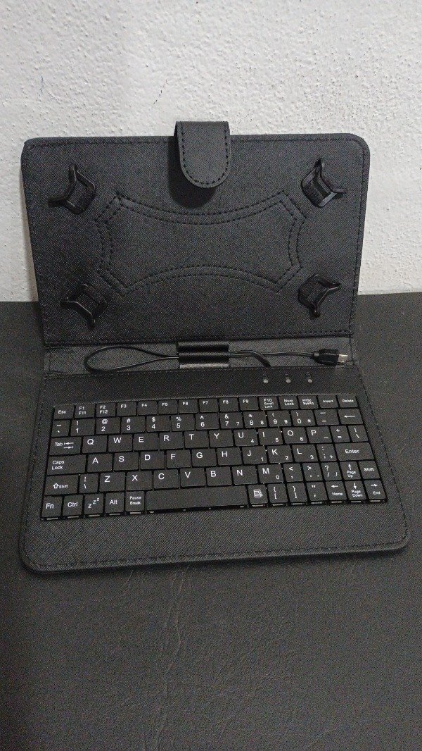 Producto - Funda Tablet 7 Pulgadas con teclado - 0