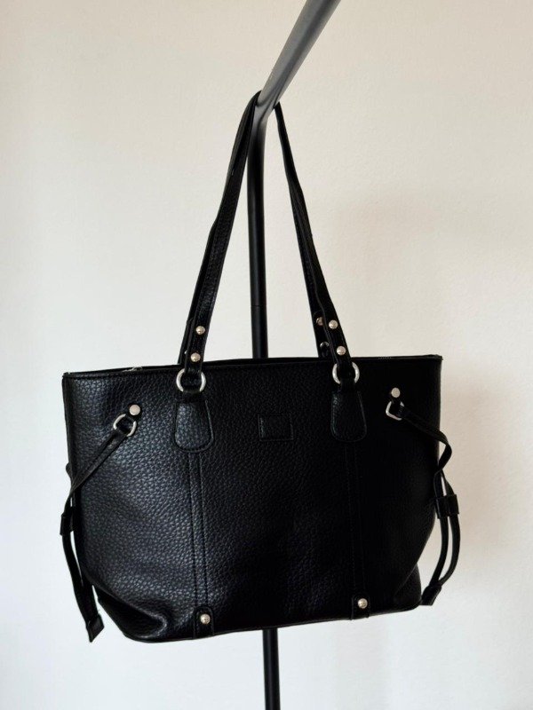 Producto - CARTERA MENNA NEGRA