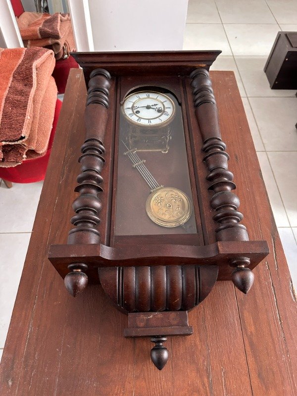 Producto - RELOJ DE PARED ANTIGUO FUNCIONANDO 40x18x73. FALTAN 2 MOLDURAS #11676