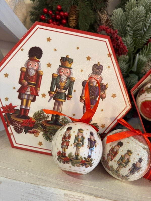 Producto - Set x14 esferas 8cm + caja de regalo - modelo: Cascanueces (Efectivo: 46.000)