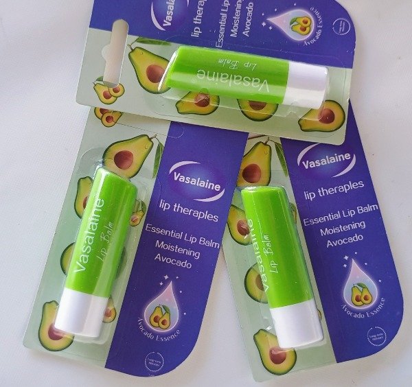 Producto - BÁLSAMO EN BARRA VASELINE LIP THERAPLES CON ALOE VERA