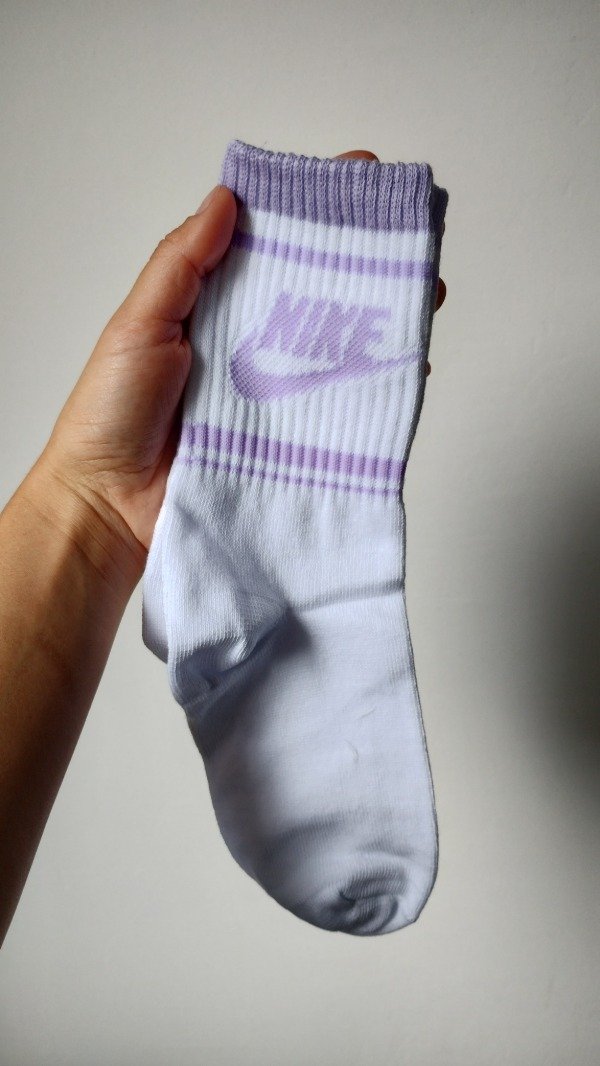 Producto - Nike blanca con lila