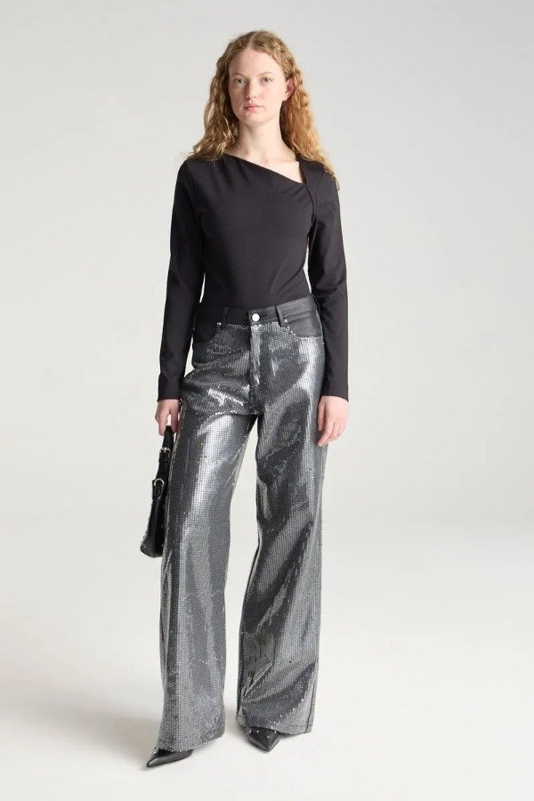Producto - REMERA IRREGULAR NECK JUNE