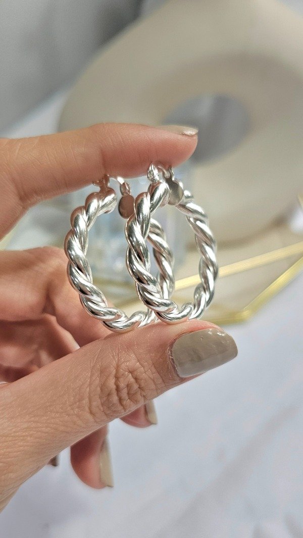 Producto - Argollas con traba trenzadas 3cm. Plata