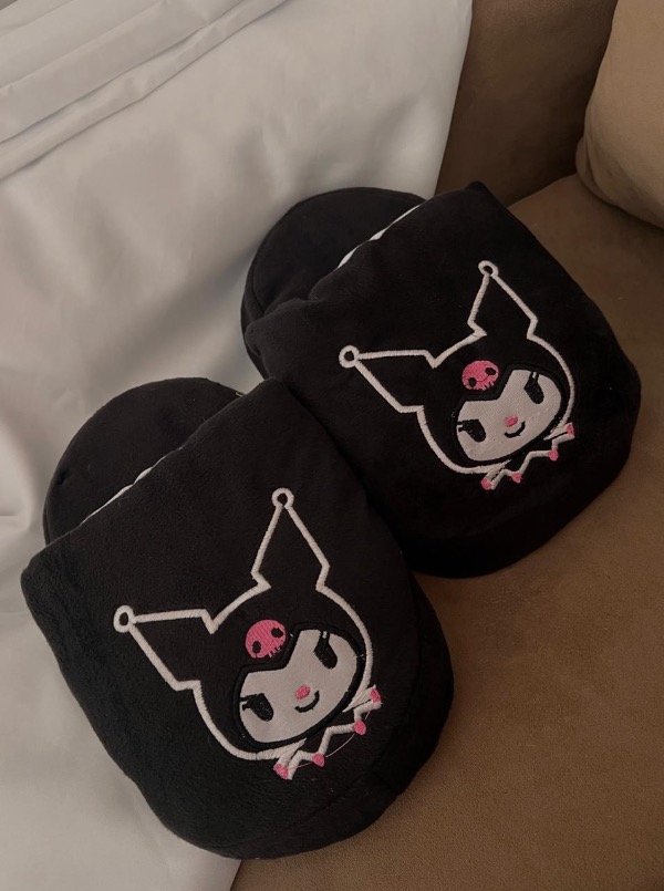 Producto - PANTUFLAS KUROMI