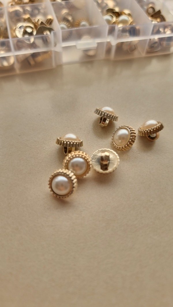 Producto - Dorado fantasía con perla MODELO13-11mm