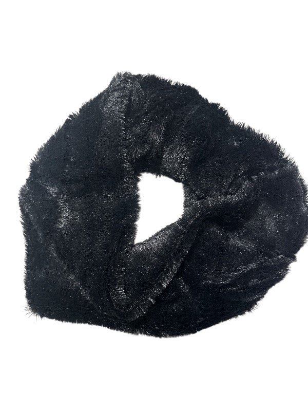 Producto - Cuellito de piel negro