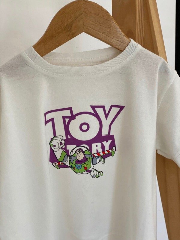 Producto - REMERA OVERSIZE TOY SROTY