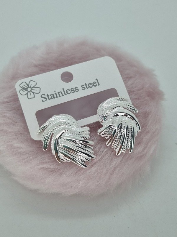 Producto - Aros acero blanco pasante ala inflada text punt