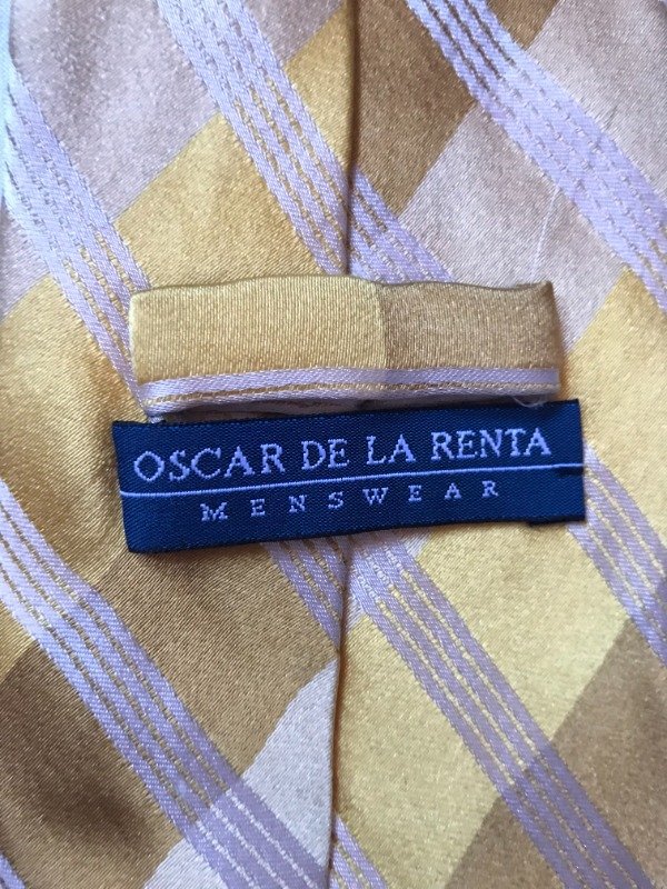 Producto - Vintage Oscar De La Renta silk tie.