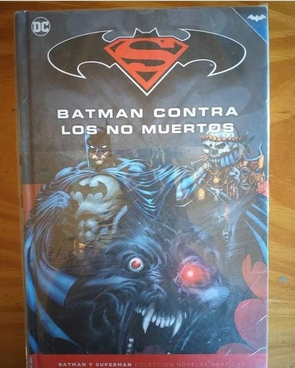 Producto - Libro "Batman contra los no muertos"