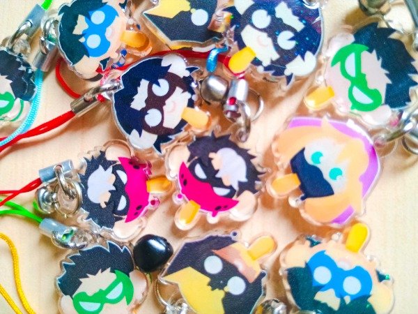 Producto - Batfamily Phonecharms