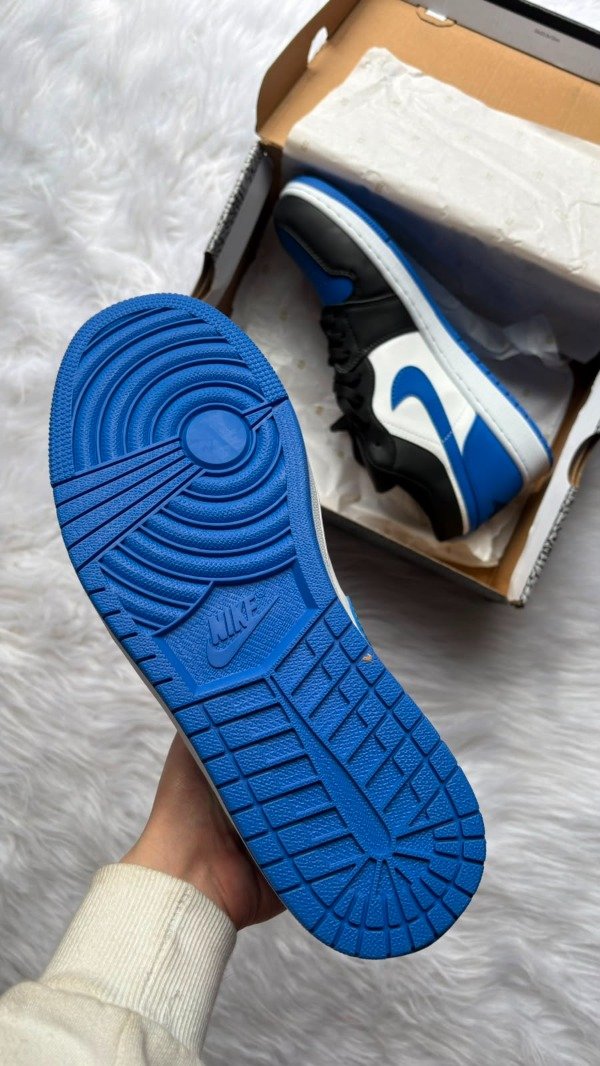 Producto - JORDAN RETRO 1 LOW ALTERNATE ROYAL TOE - 3