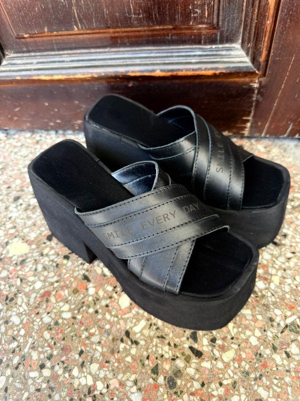 Producto - Valen Negras