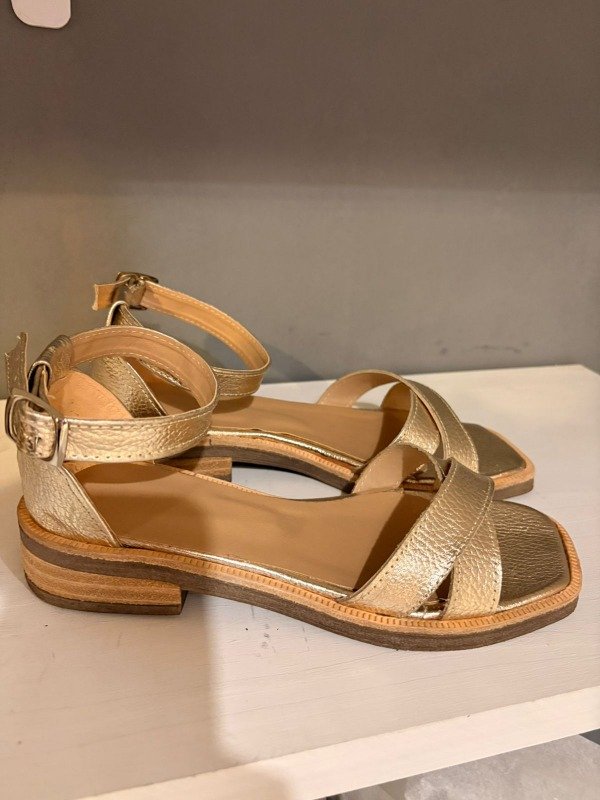 Producto - BRISS CUERO VACUNO ORO