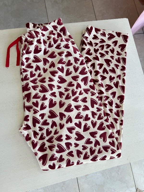 Producto - Pant corazones rojos
