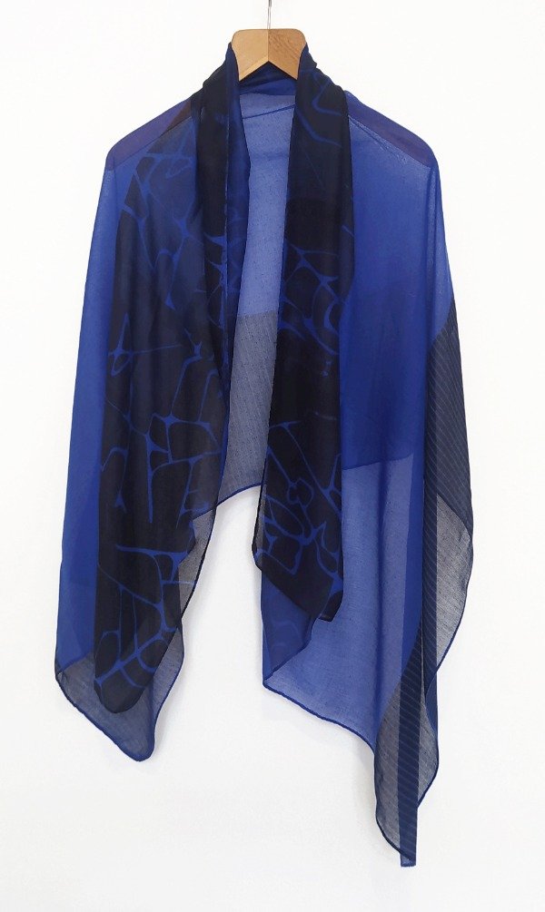 Producto - Pañuelo Mega -azul estampa en negro-