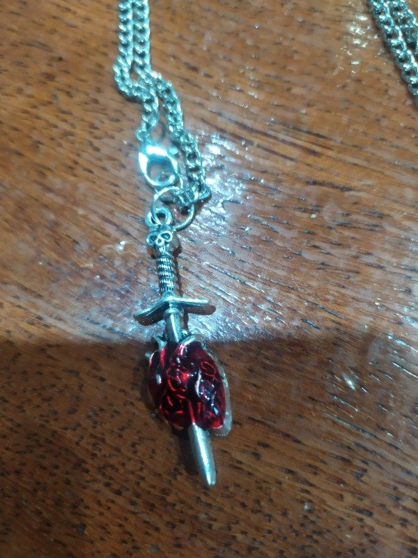 Producto - Collar espada corazón