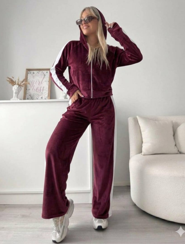 Producto - CONJUNTO CON FRANJA PLUSH