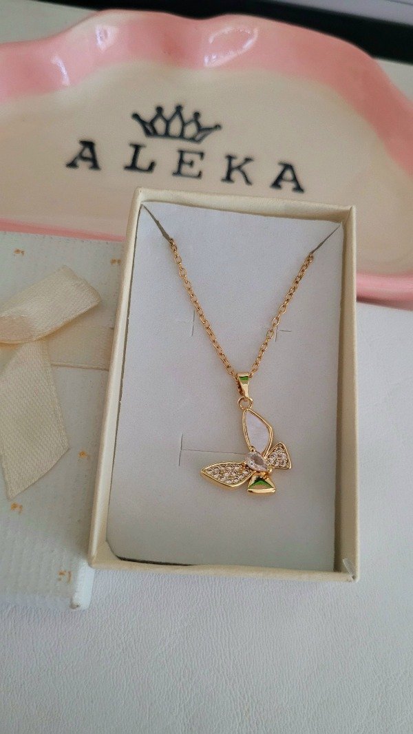 Producto - Collar mariposa de acero dorado