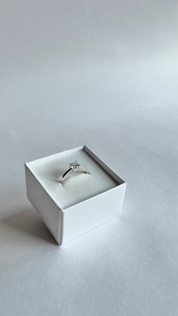 Producto - Anillo solitario cubic de plata 925