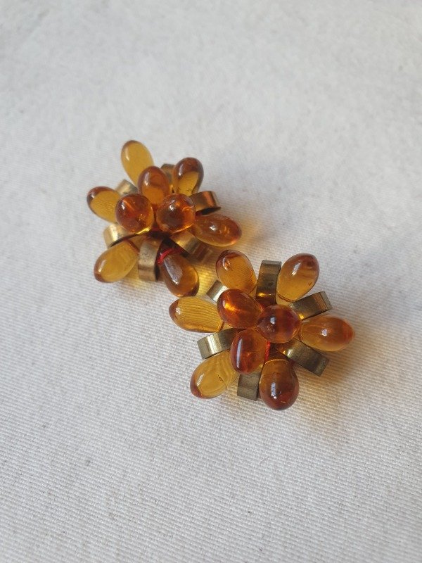Producto - Aros Clips 40s Rosetas Amber Glass y Bronce