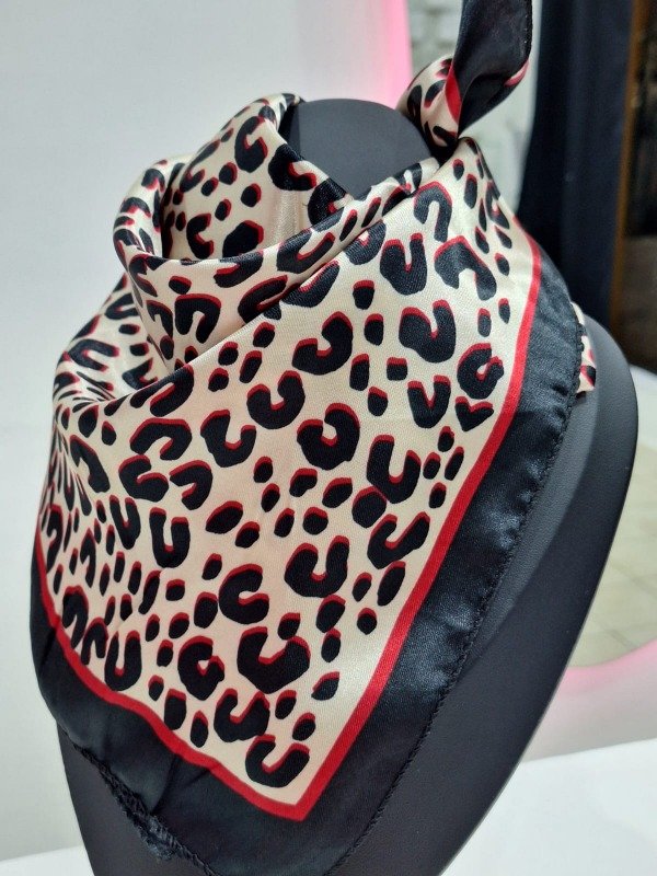 Producto - Pañuelo print rojo