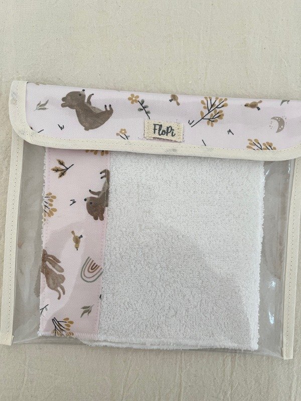 Producto - Kit Higiene liebres y arcoiris rosa