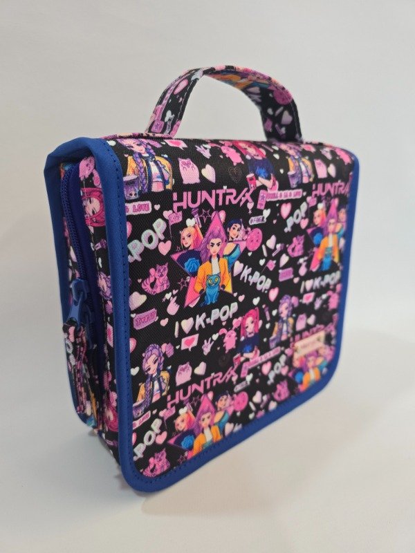 Producto - Cartuchera Barcelona Vista K-pop Huntrax