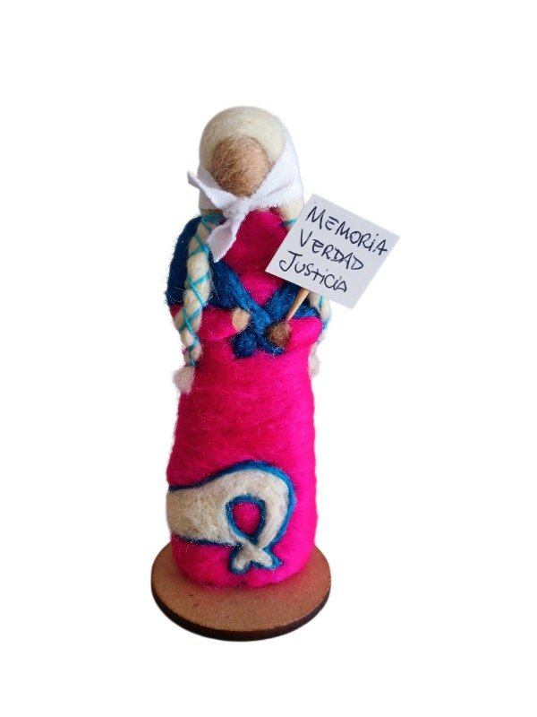 Producto - Muñecas grandes "Madres de la plaza" 1