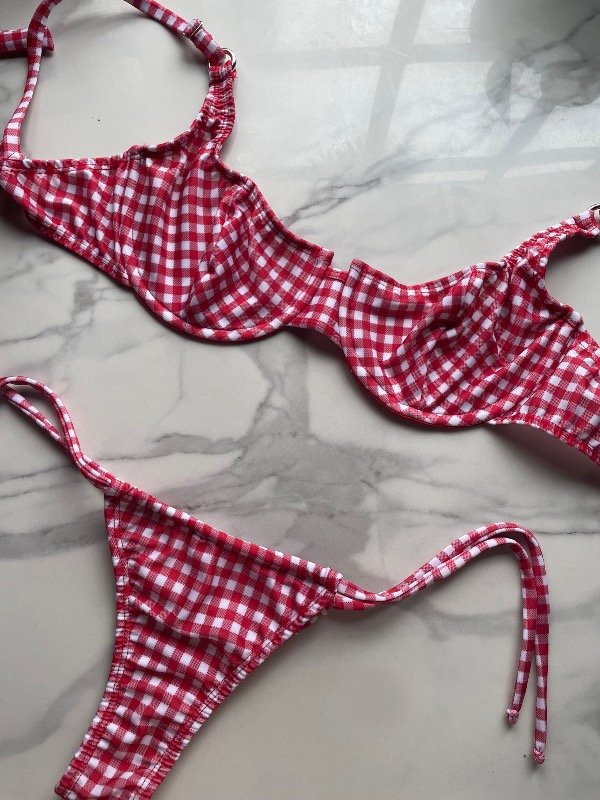 Producto - Bikini con aro cuadrille rojo