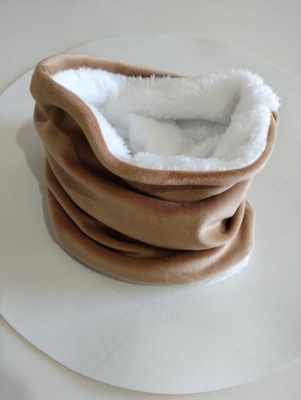 Producto - Marrón Plush con Corderito Blanco ADULTO