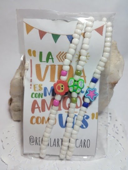 Producto - TRIO de pulseras mostacillones con dije fimo