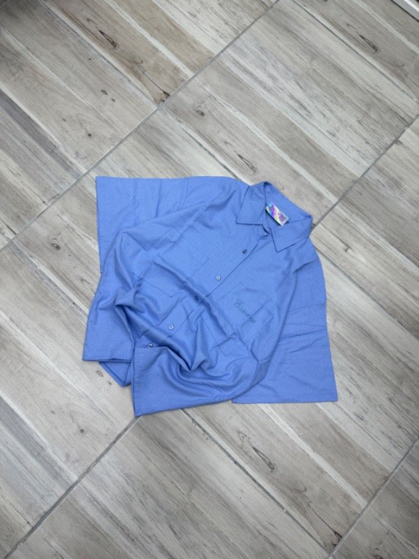 Producto - Camisa Boxy Fit ESSENCE Celeste